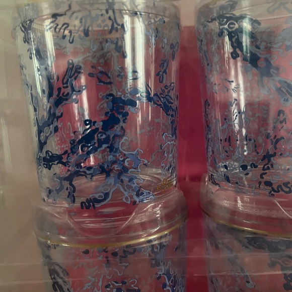 Lilly Pulitzer acrylic lowball glasses featured in CORALY two sets of 4 nwt - Picture 2 of 7